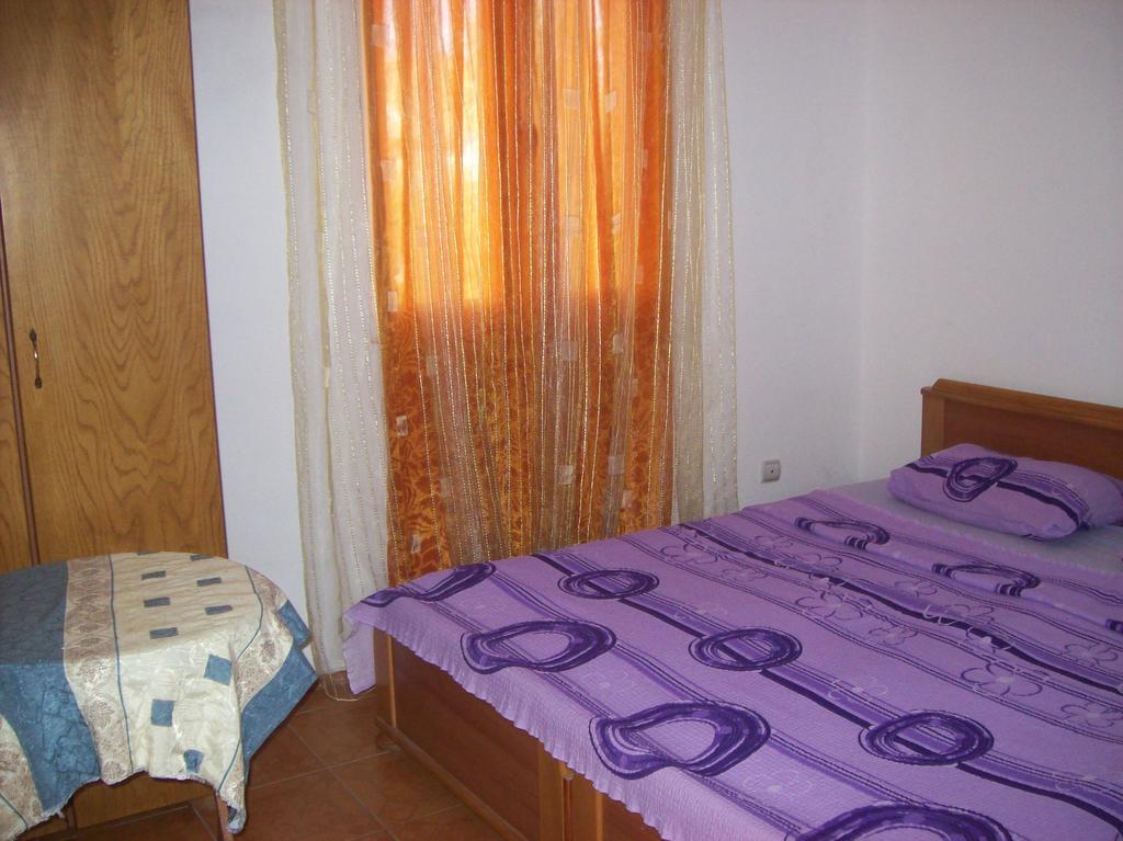 Lukic Apartmani Bar Habitación foto
